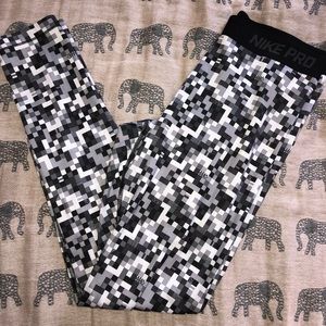 Women’s Nike Pro Fleece Lined Leggings